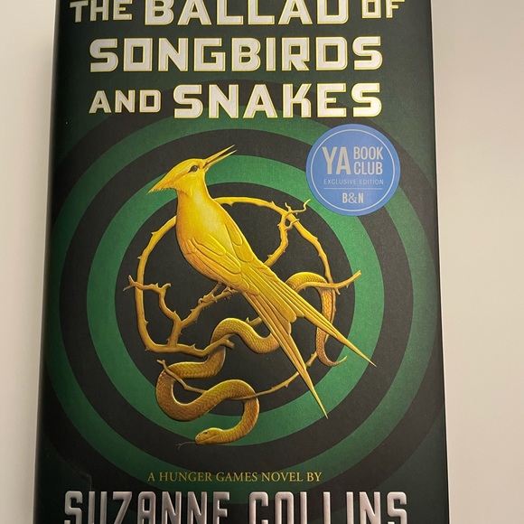 The Hunger Games books 2-4 - Picture 6 of 7